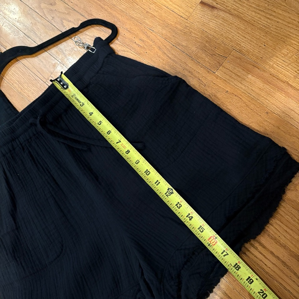 Monrow Gauze Set Black Cropped Twist Top & Black Shorts Eco Friendly Spring - Picture 7 of 14